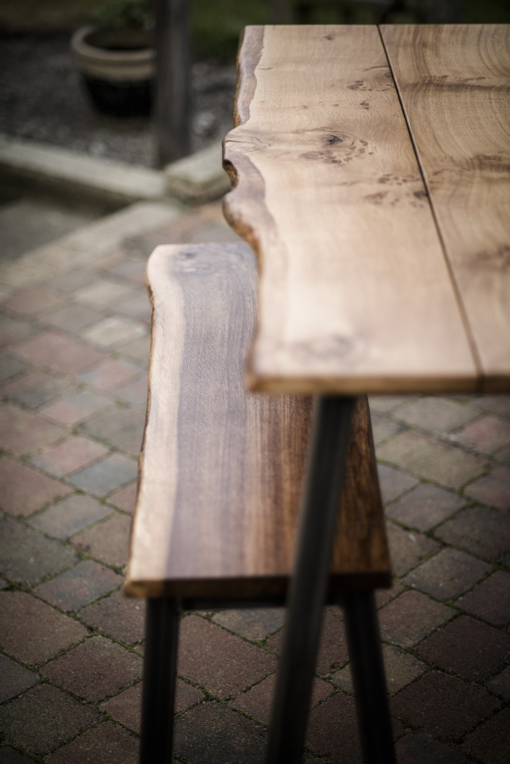 breakfast_table_and_bench_05